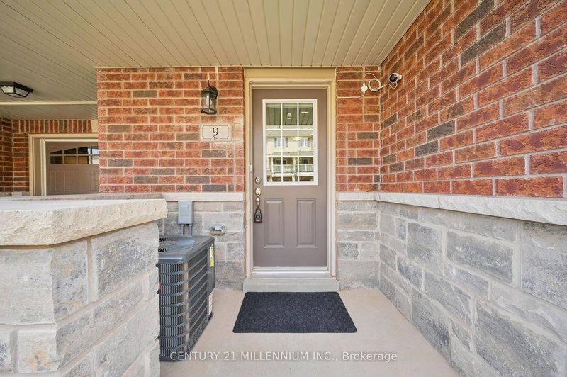 9 Hiscott Dr, Hamilton, L8B 0A2 | Image 2