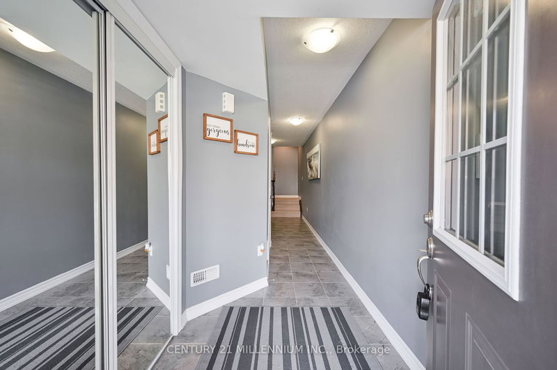 9 Hiscott Dr, Hamilton, L8B 0A2 | Image 3