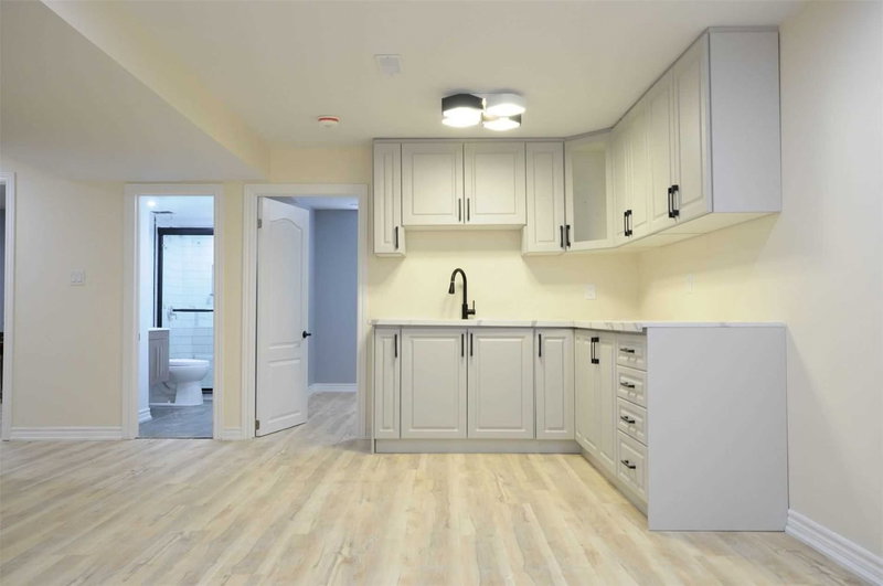 Lower - 412 Olde Village Lane, Shelburne, L9V 3A4 | Image 2