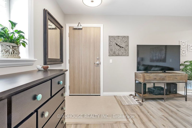 301 - 25 King St, Kawartha Lakes, K9V 1C4 | Image 3