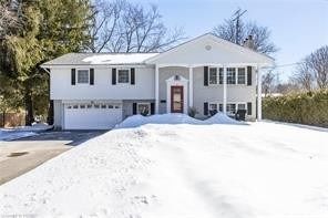11 Kingswood Drive