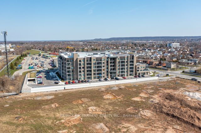 528 - 5055 Greenlane Road