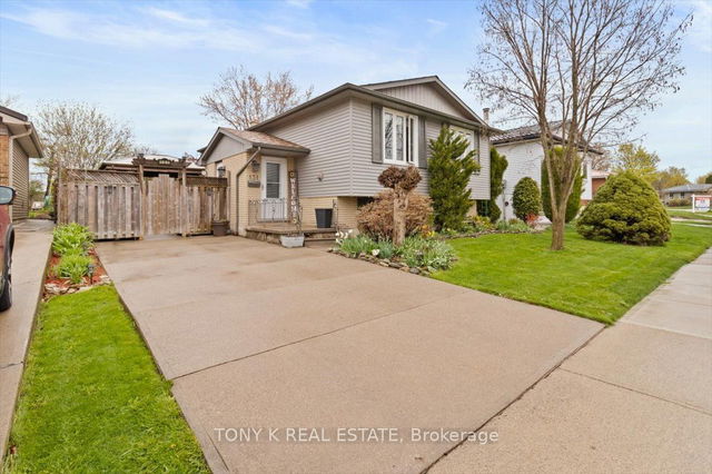 131 Gordon Drummond Avenue