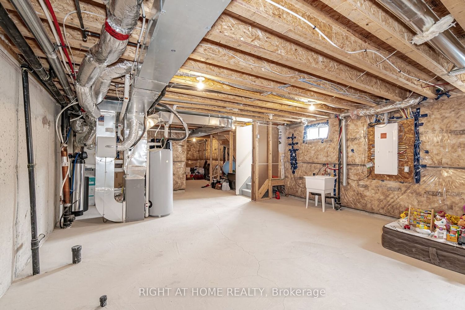 Listing Image 32