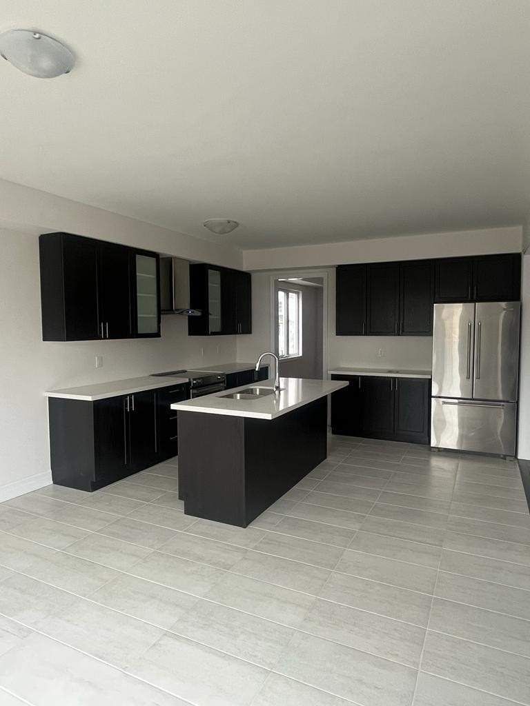 9218 White Oak Ave N, Niagara Falls, L2G 0E9 | Image 3