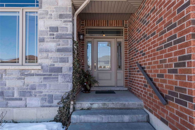 58 Crews Cres, Quinte West, K8V 0G3 | Image 2