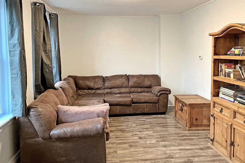 14 Albert St, Welland, L3B 4L2 | Image 2