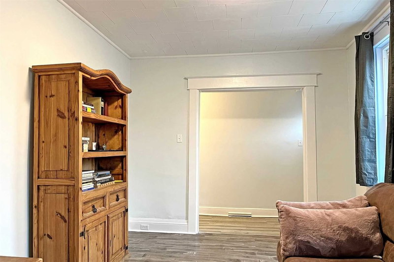 14 Albert St, Welland, L3B 4L2 | Image 3