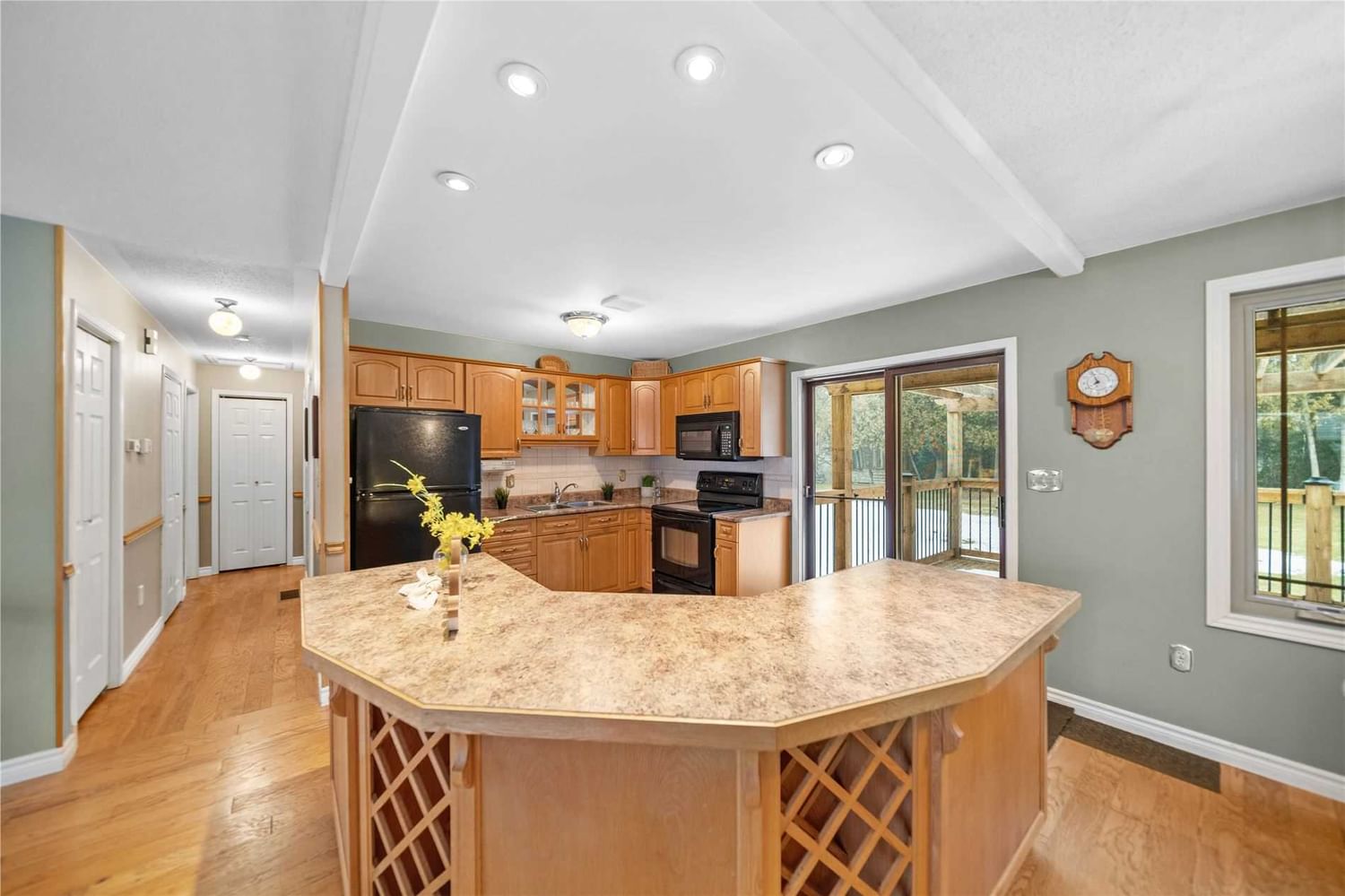 Listing Image 7