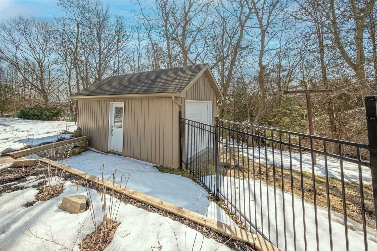 Listing Image 7