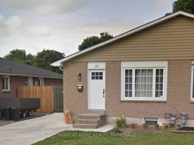 31 Lampman Crescent
