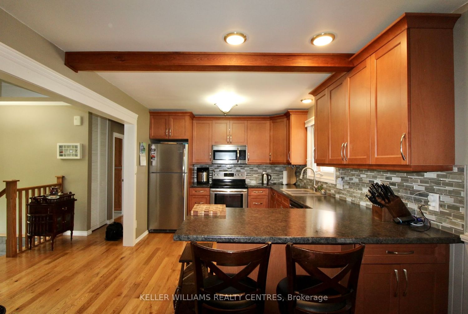 Listing Image 7