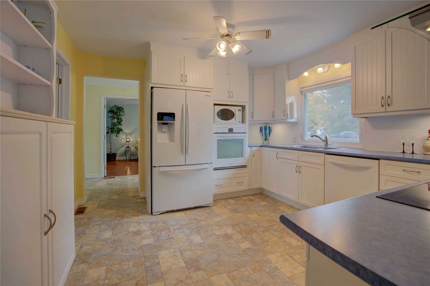 Listing Image 7