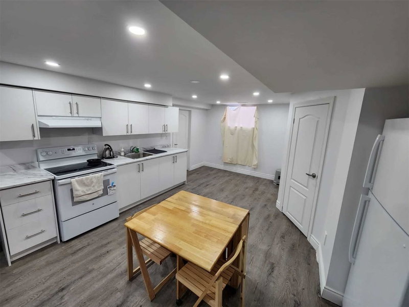5644 Hanan Ave, Niagara Falls, L2G 4E6 | Image 2
