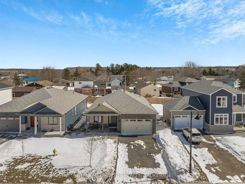 35 Allen St, Prince Edward County, K0K 2T0 | Image 3