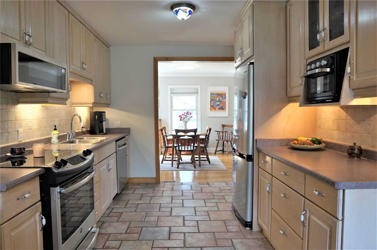 Listing Image 7