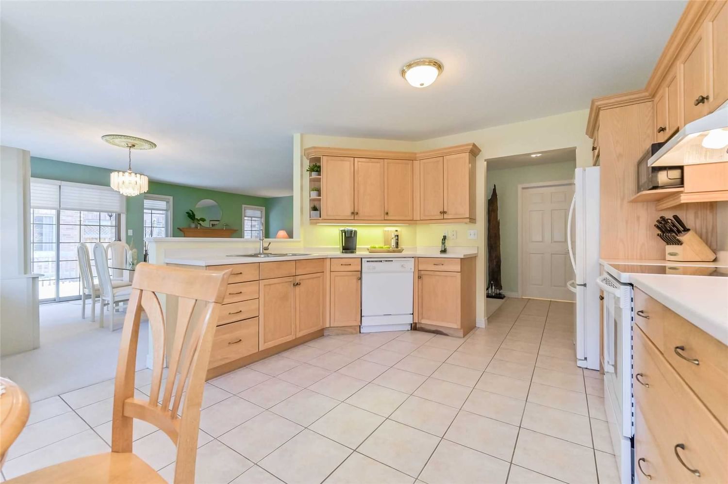 Listing Image 8