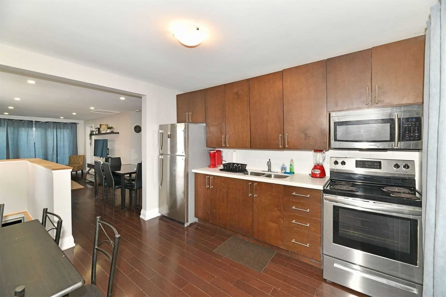 Listing Image 7
