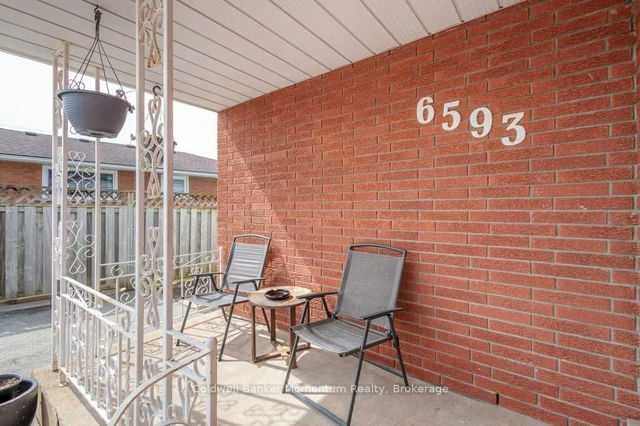6593 Argyll Crescent