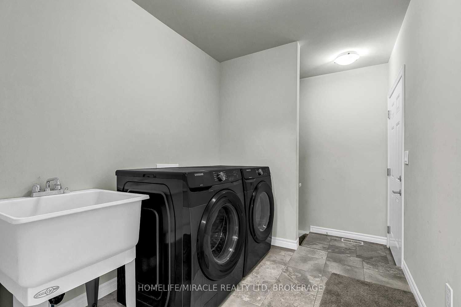 Listing Image 17