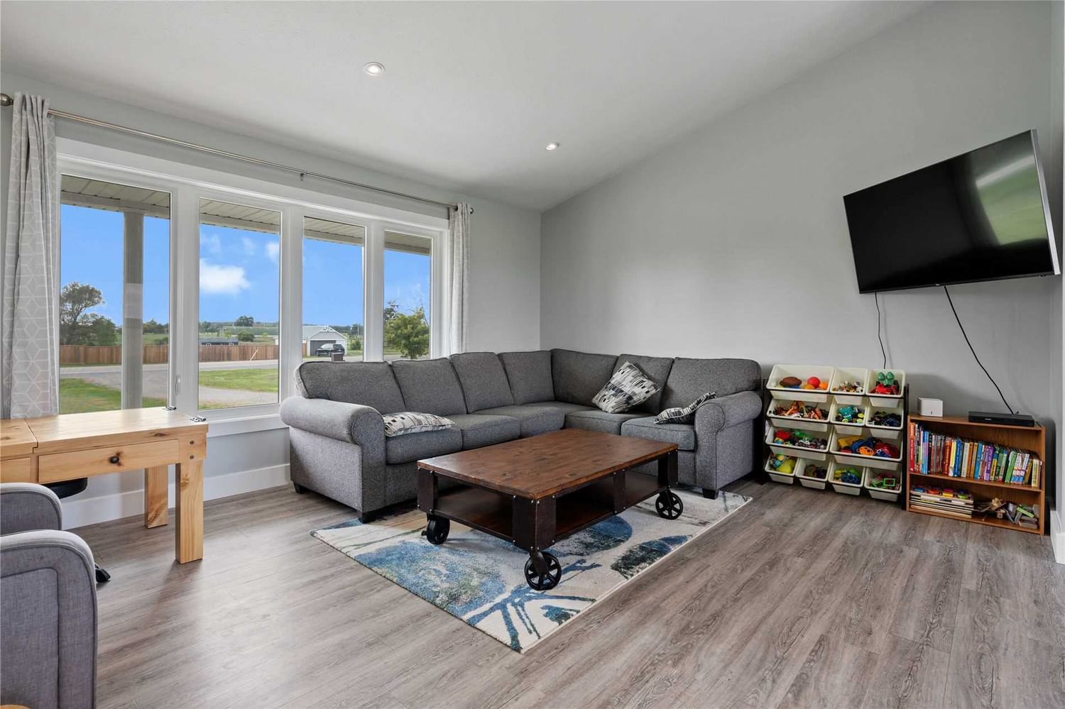 Listing Image 7