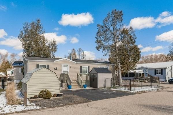 27 Elm St, Puslinch, N0B 2J0 | Image 2