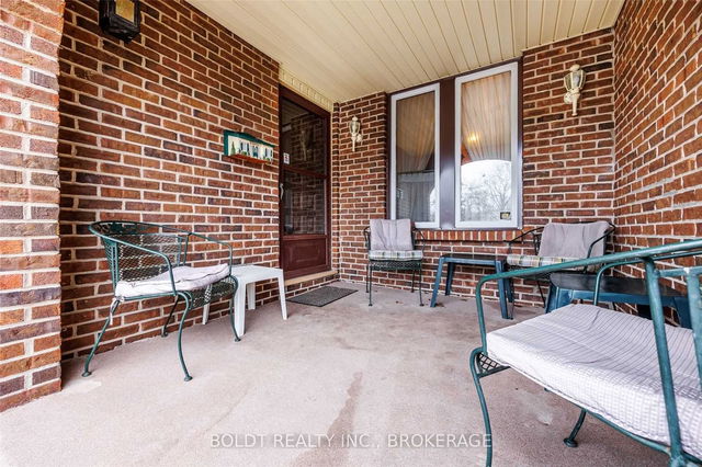 52 Greenmeadow Court