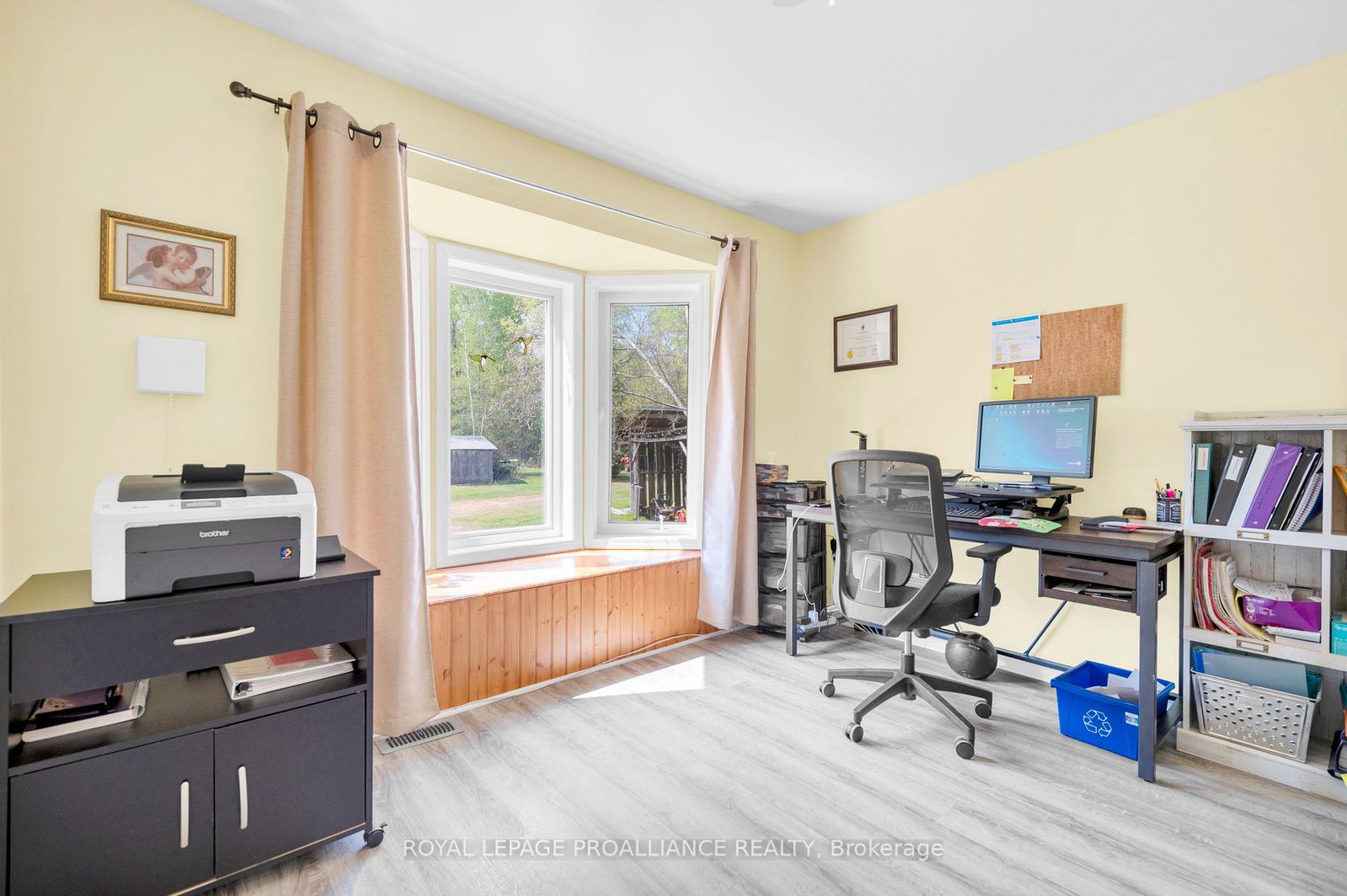 Listing Image 3