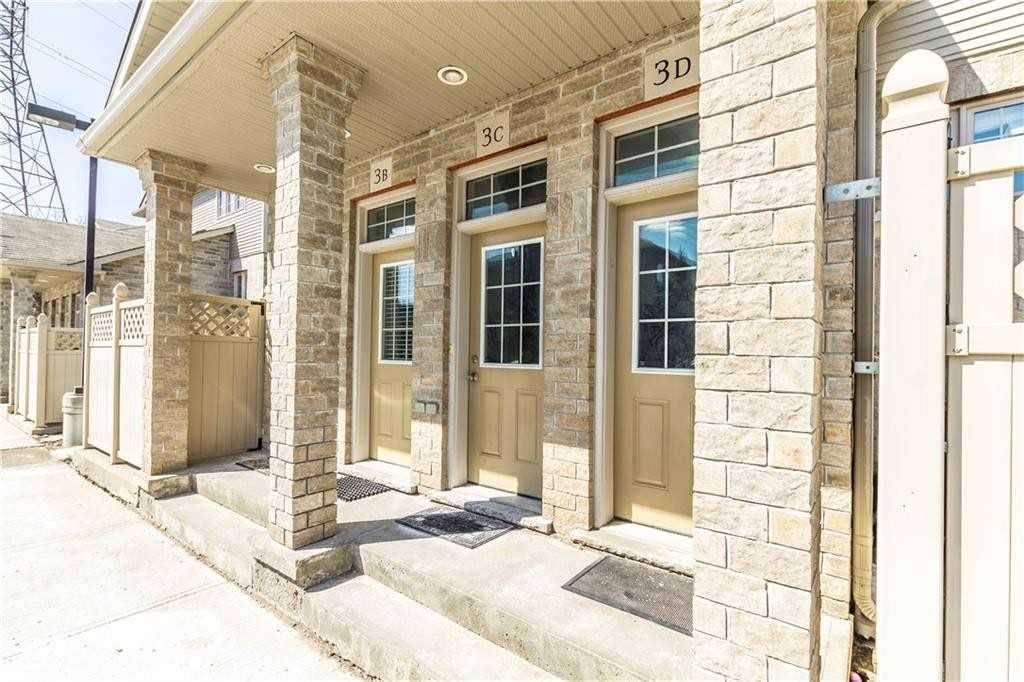 Townhouse sold at 3B-1941 Ottawa Street, Kitchener, N2E 0C2 - MLS: X6006213