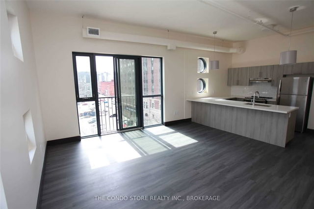 601 - 121 King Street