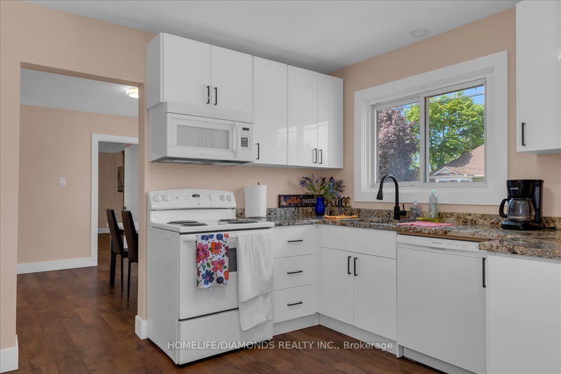 5291 Stamford St, Niagara Falls, L2E 1N2 | Image 3