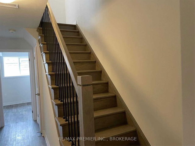24 - 51 Sparrow Avenue