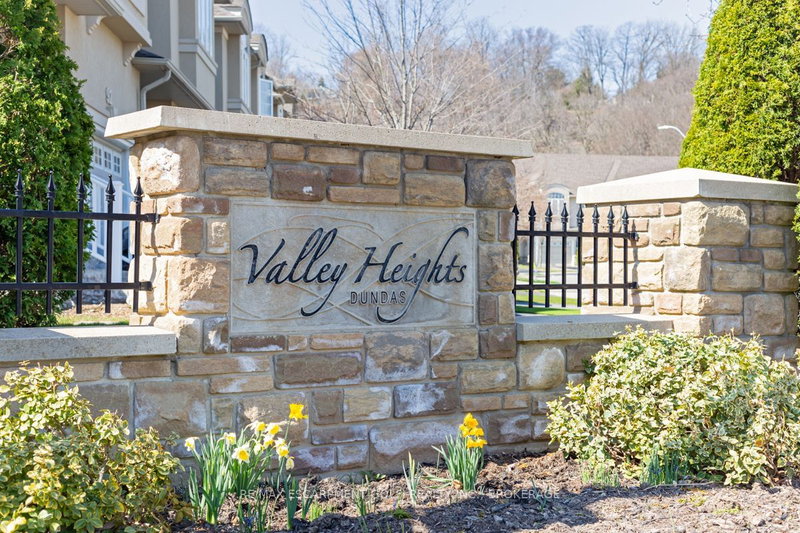 27 - 7 Forest Valley Cres, Hamilton, L9H 0A7 | Image 2