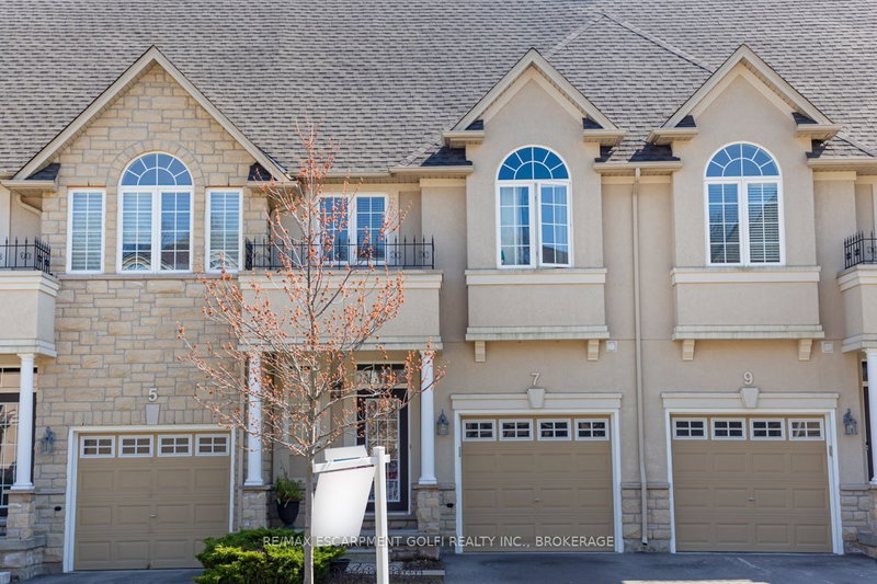 27 - 7 Forest Valley Cres, Hamilton, L9H 0A7 | Image 3