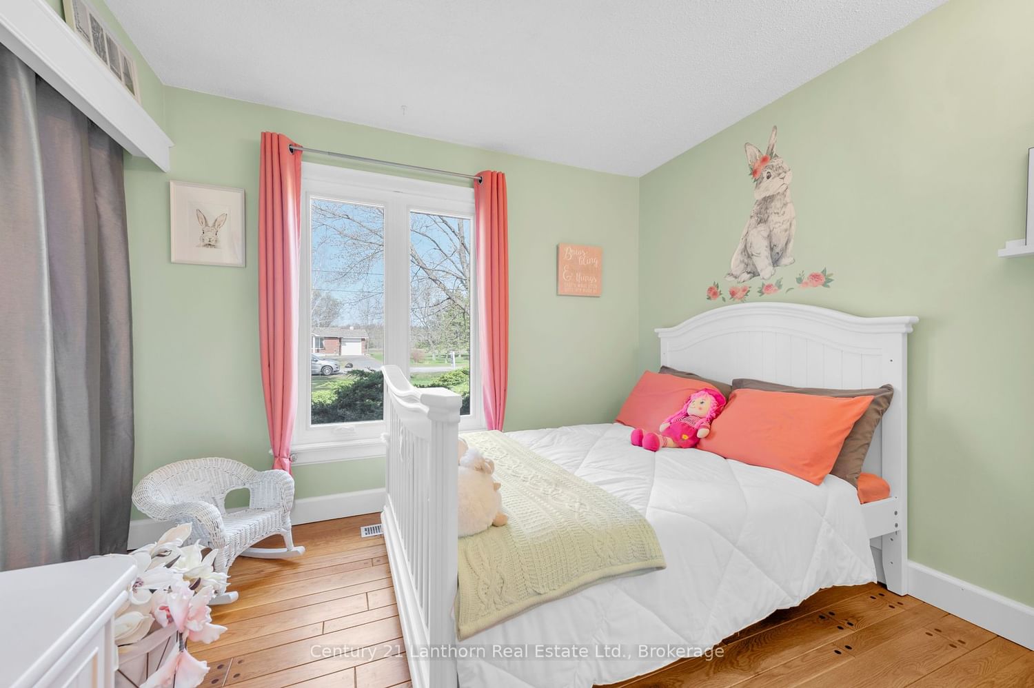 Listing Image 7