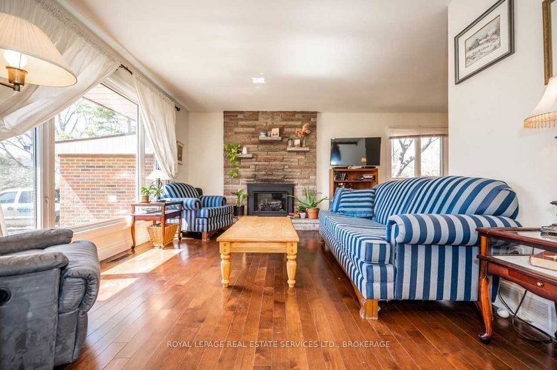 34 Dalgleish Ave, Kingston, K7L 0C3 | Image 3