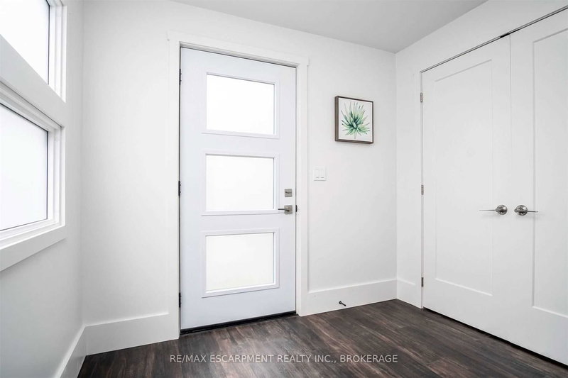 331 Fielden Ave, Port Colborne, L3K 4T8 | Image 3