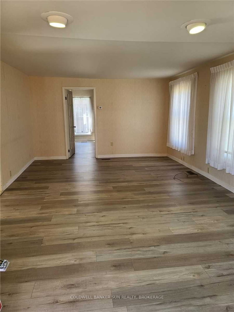 500 Canterbury St, Woodstock, N4S 4K7 | Image 3