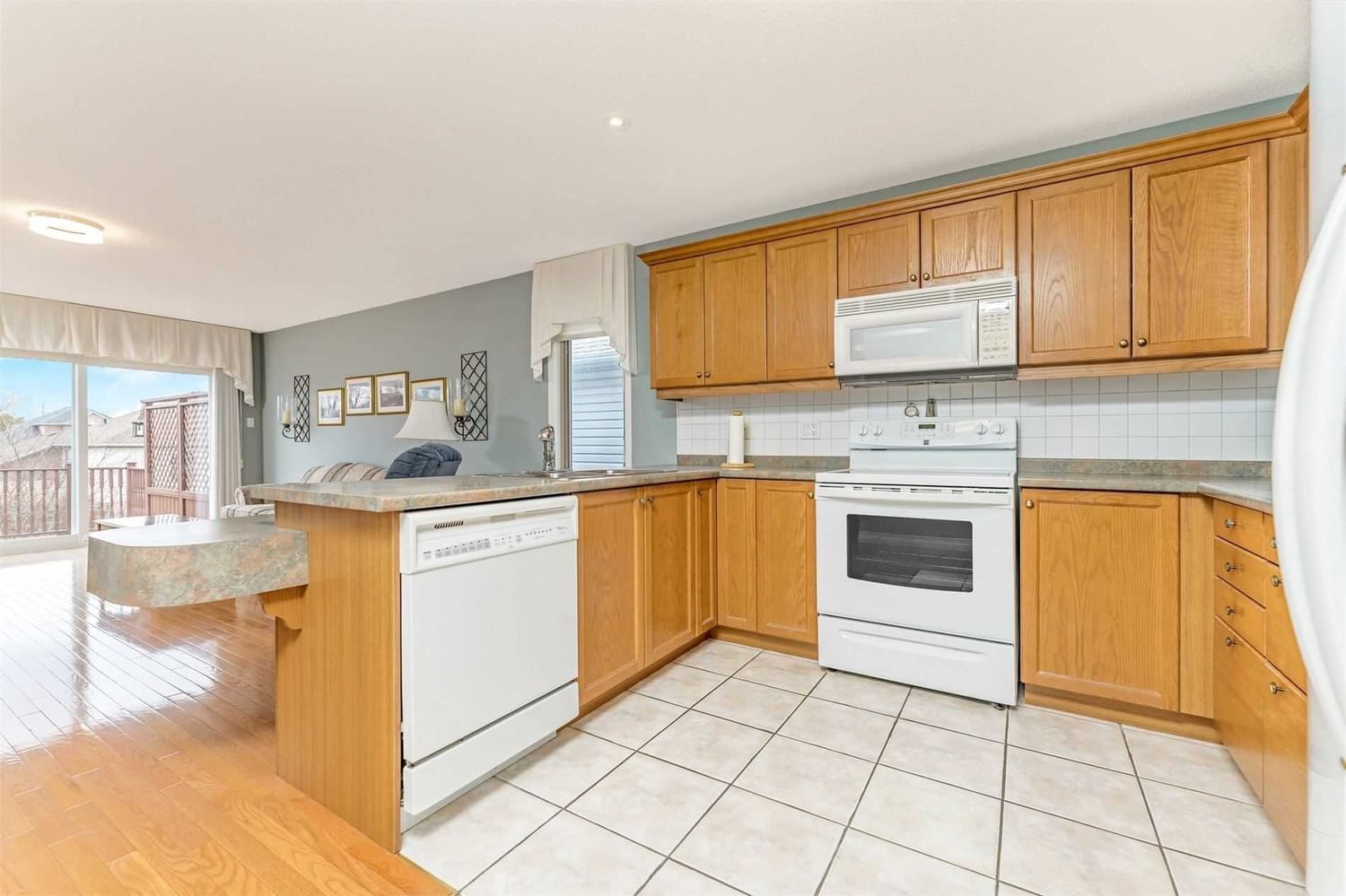 Listing Image 7