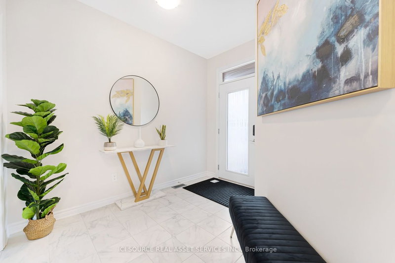 605 Enclave Lane, Clarence-Rockland, K4K 0M8 | Image 2