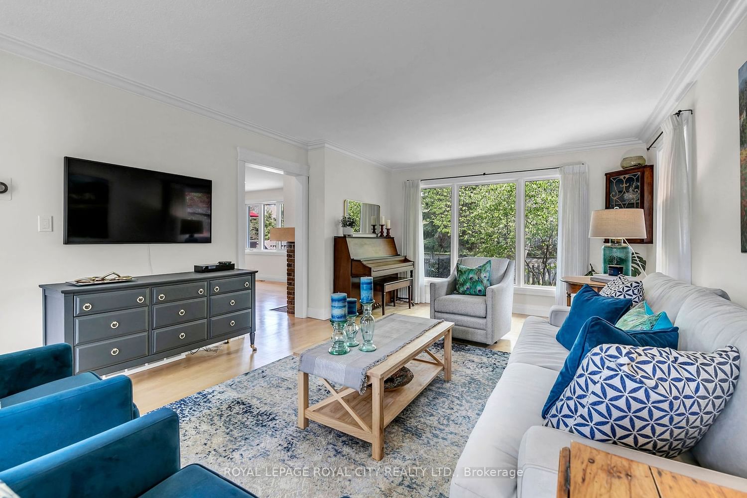 Listing Image 7