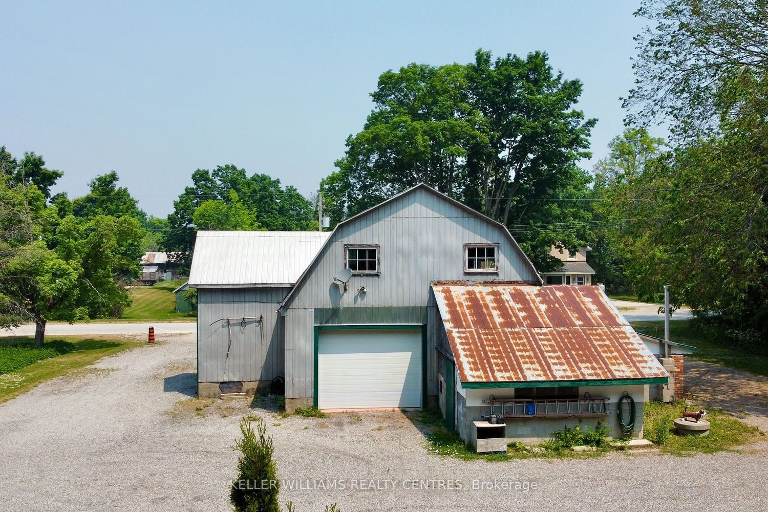 Listing Image 3