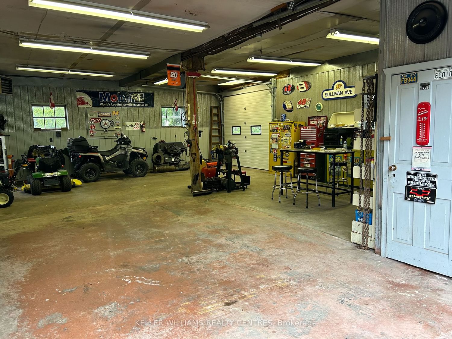 Listing Image 7
