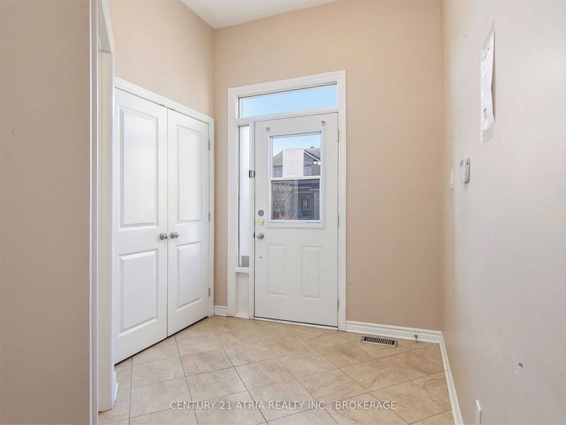 112 Whispering Winds Way, Ottawa, K1W 0B7 | Image 2