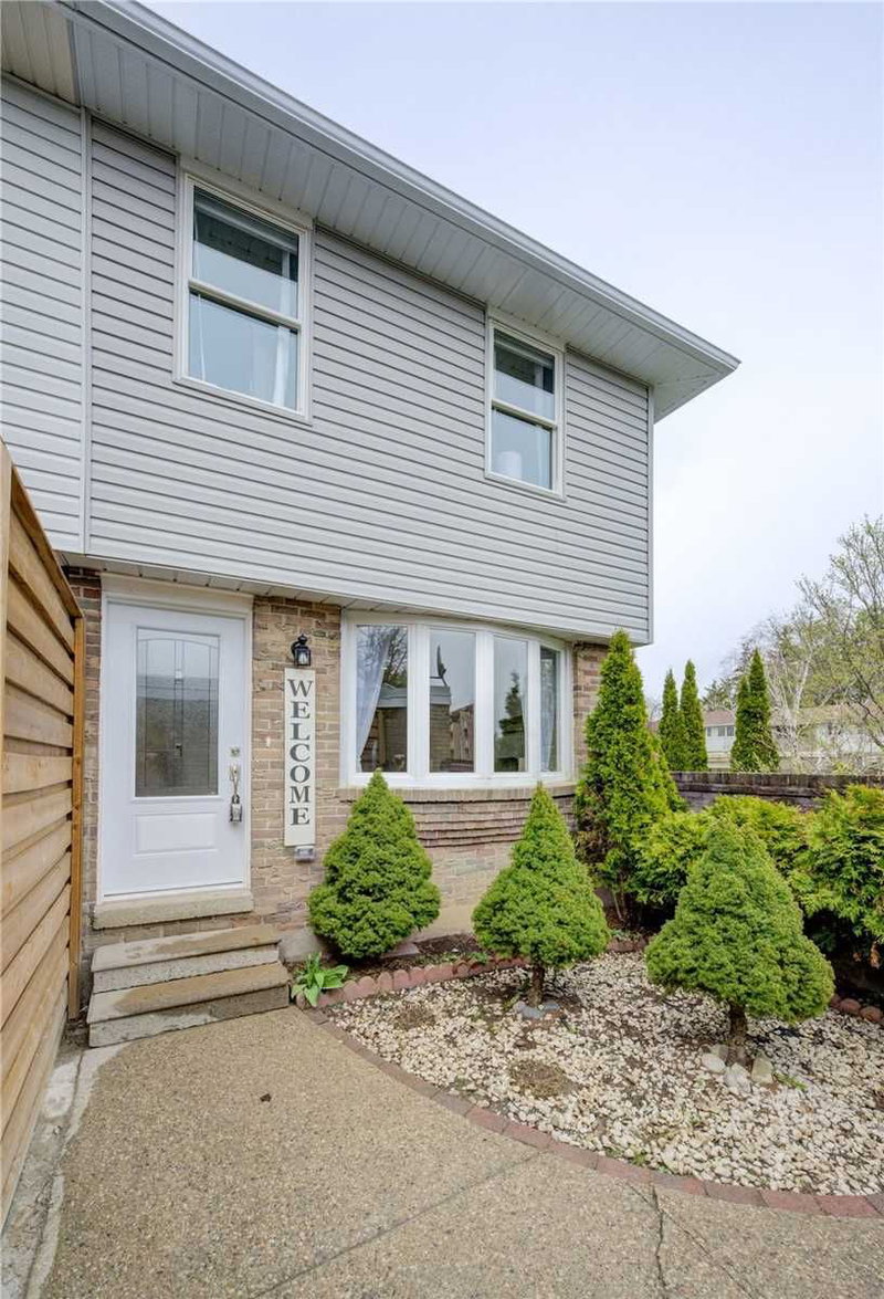 150 Overlea Dr, Kitchener, N2M 1T3 | Image 2