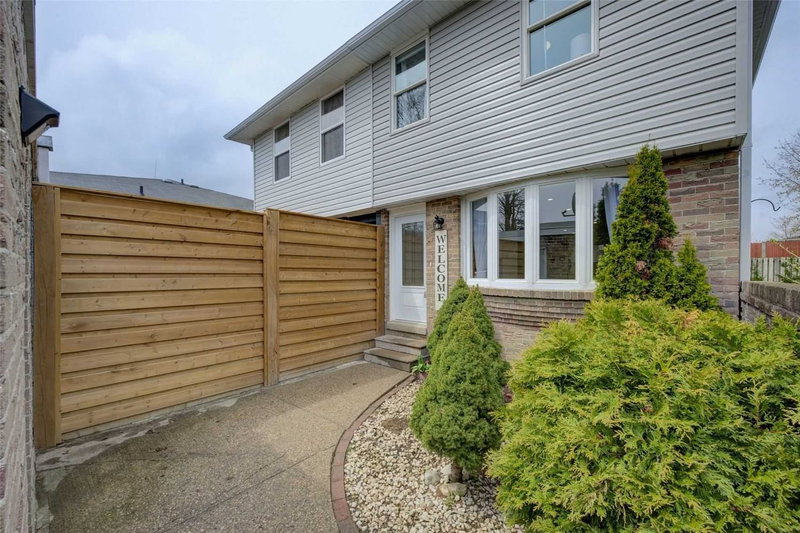 150 Overlea Dr, Kitchener, N2M 1T3 | Image 3