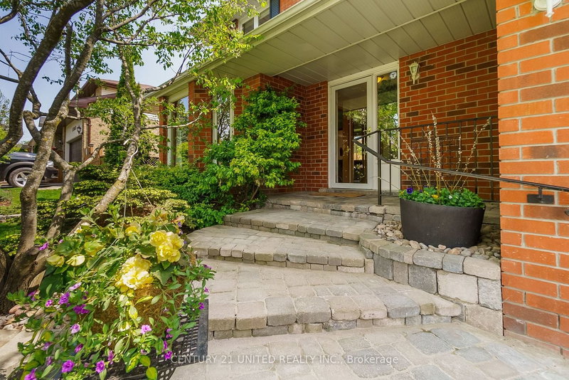 1309 Scollard Dr, Peterborough, K9H 7K7 | Image 3