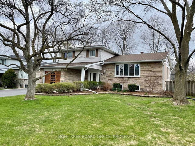 258 Bicknell Crescent