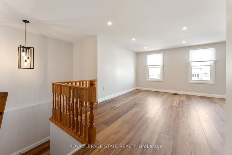 144 Ravenbury Dr, Hamilton, L8W 2B5 | Image 3