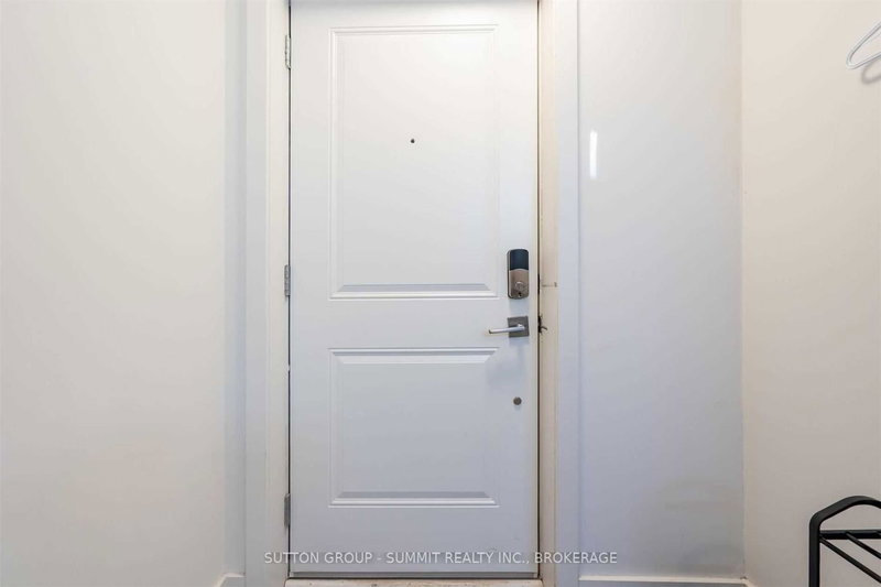 113 - 6065 Mcleod Rd, Niagara Falls, L2G 3E6 | Image 3